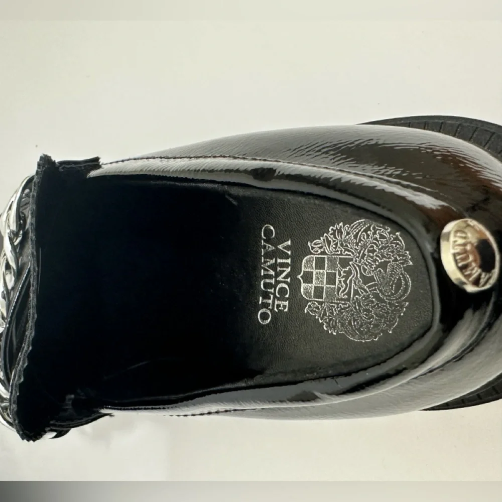 Vince Camuto || black Dakota Loafer -size 4 1/2 Youth